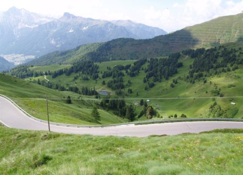 Strada nelle Dolomiti